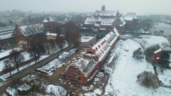 Przedzamcze Zamku Malbork: Przebudowa zabytkowych budynków gospodarczych - listopad 2022 4K [wideo, zdjęcia]