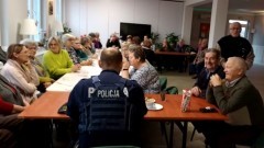 Powiat sztumski. Jak nie stać się ofiarą przestępstw – spotkanie policjantów z seniorami.