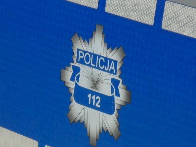 Sztum: Wskoczył na maskę auta i uszkodził szyby. 24-latek w odpowie&#8230;