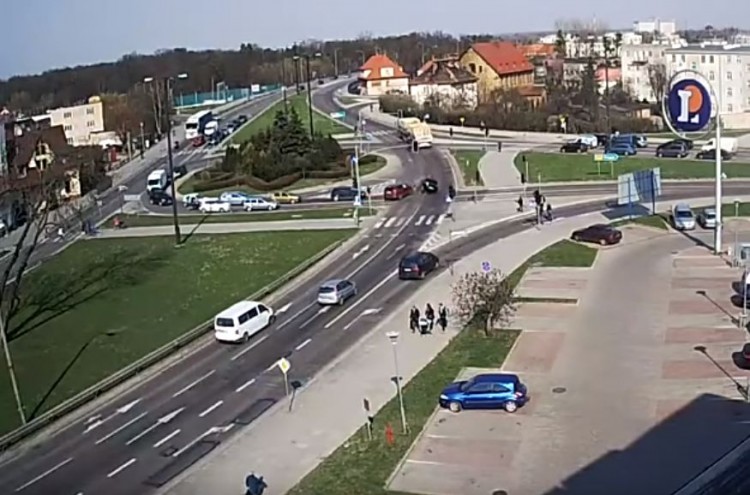 Wymuszenie pierwszeństwa przyczyną olbrzymich korków w godzinach szczytu&#8230;