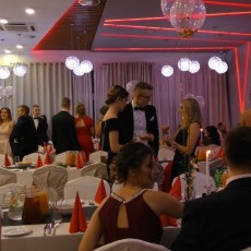 Studniówka ZSP3. Zobacz całego poloneza oraz relację z balu maturalnego.…