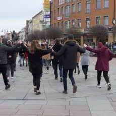 Debiut maturzystów ZSP4. Po raz czwarty klasy maturalne zatańczyły…