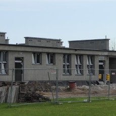Rozbudowa szkoły w Nowej Wsi Malborskiej coraz bliżej końca. Zobacz…