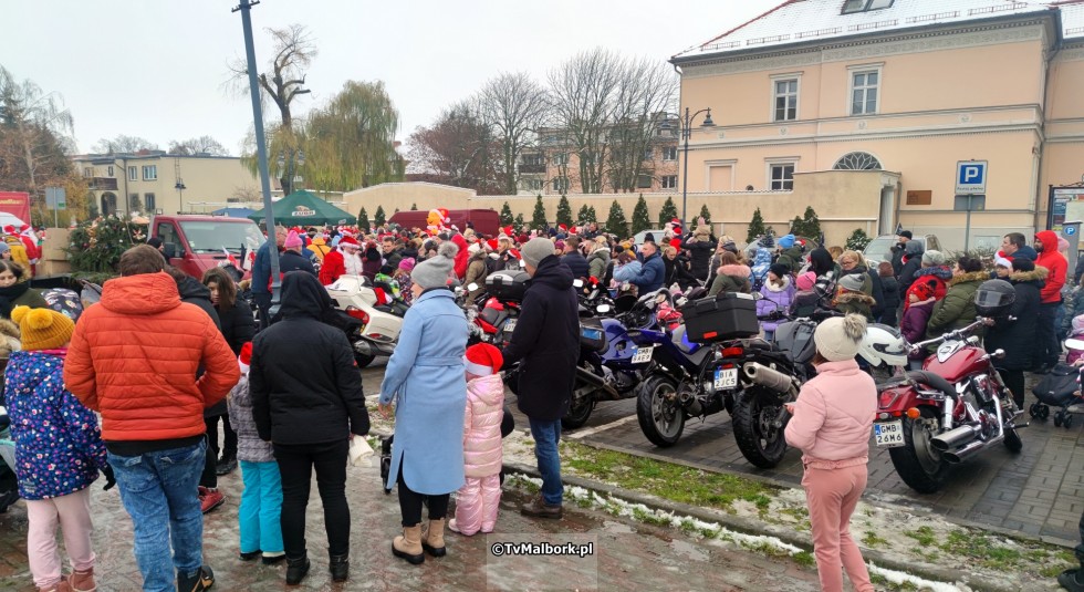 Malbork. Mikołaje na Motocyklach odwiedziły grzeczne dzieci - 04.12.2022 wideo i foto