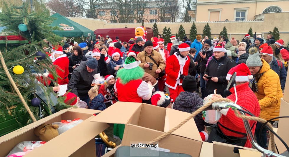 Malbork. Mikołaje na Motocyklach odwiedziły grzeczne dzieci - 04.12.2022 wideo i foto