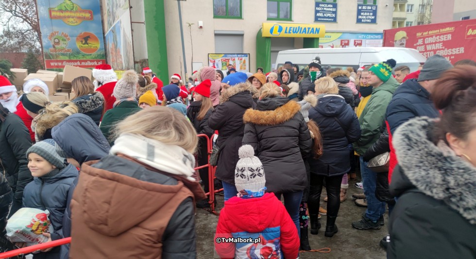 Malbork. Mikołaje na Motocyklach odwiedziły grzeczne dzieci - 04.12.2022 wideo i foto