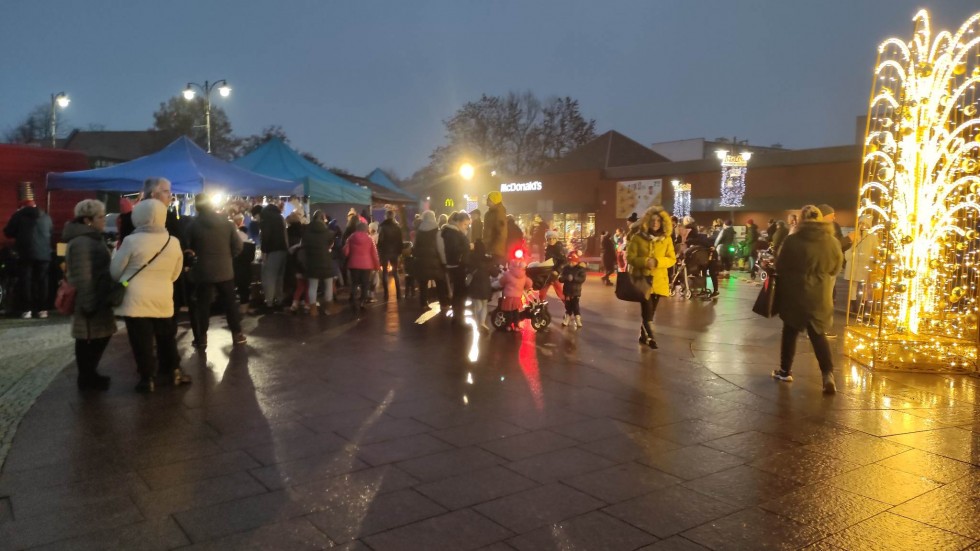Malbork. Miejska Zabawa Mikołajkowa i iluminacja choinki 06.12.2022