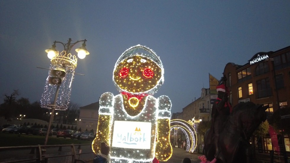 Malbork. Miejska Zabawa Mikołajkowa i iluminacja choinki 06.12.2022