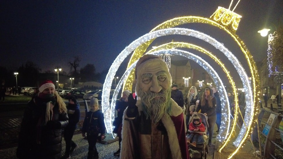 Malbork. Miejska Zabawa Mikołajkowa i iluminacja choinki 06.12.2022