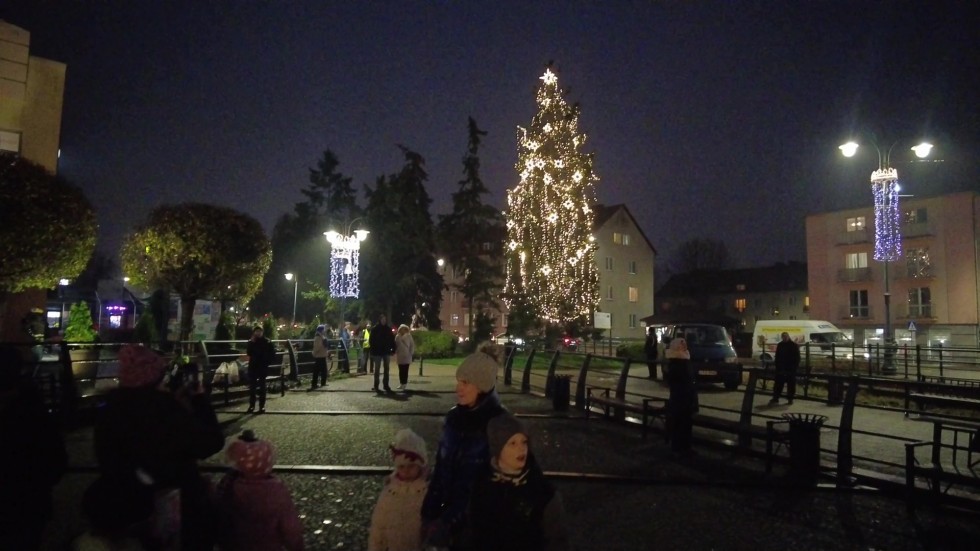 Malbork. Miejska Zabawa Mikołajkowa i iluminacja choinki 06.12.2022