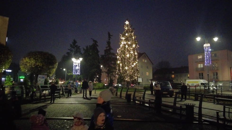 Malbork. Miejska Zabawa Mikołajkowa i iluminacja choinki 06.12.2022