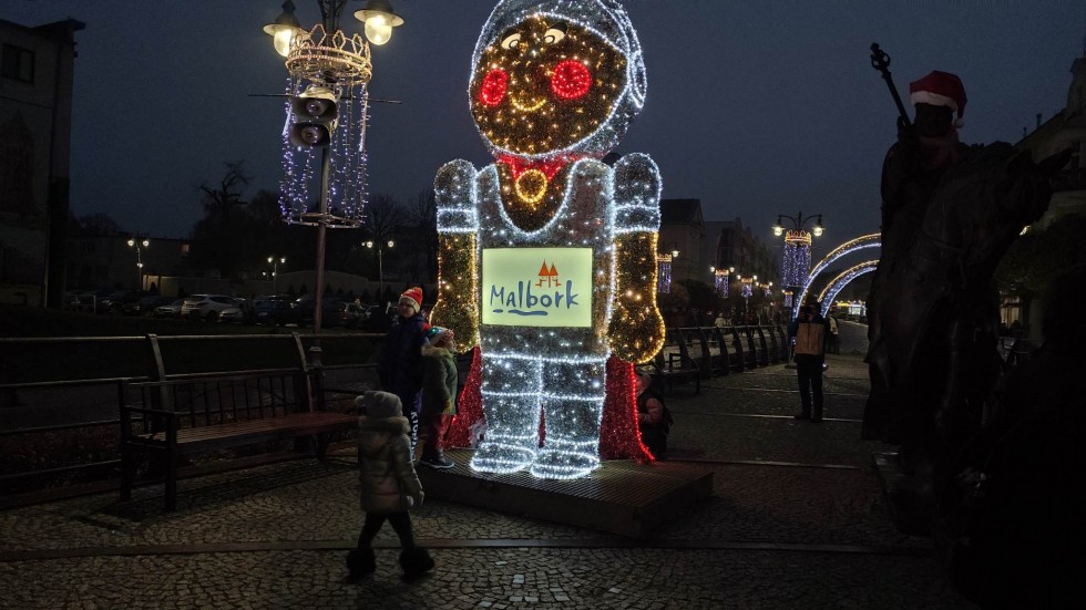 Malbork. Miejska Zabawa Mikołajkowa i iluminacja choinki 06.12.2022