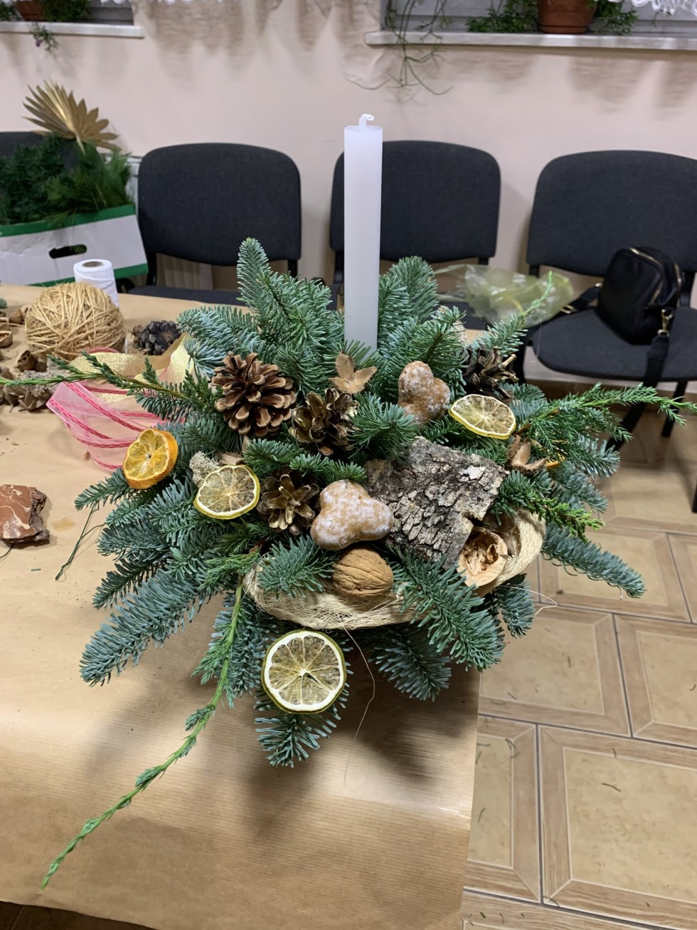 Gmina Malbork. Świąteczne warsztaty florystyczne – cuda z natury.