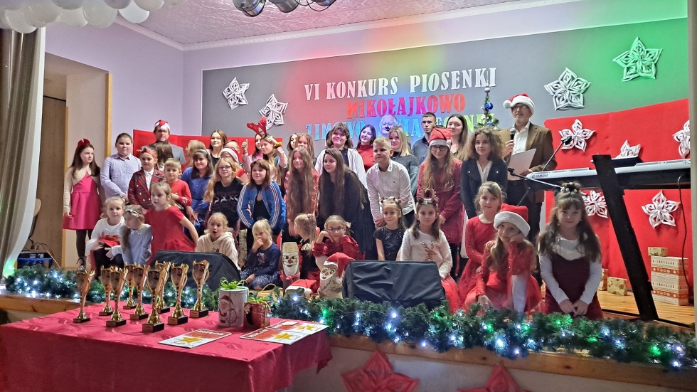 Gmina Stare Pole. Sukces Weroniki Drezner w konkursie piosenek świątecznych.