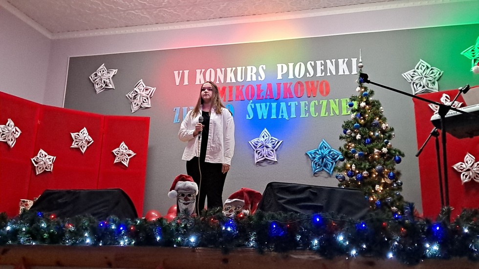 Gmina Stare Pole. Sukces Weroniki Drezner w konkursie piosenek świątecznych.