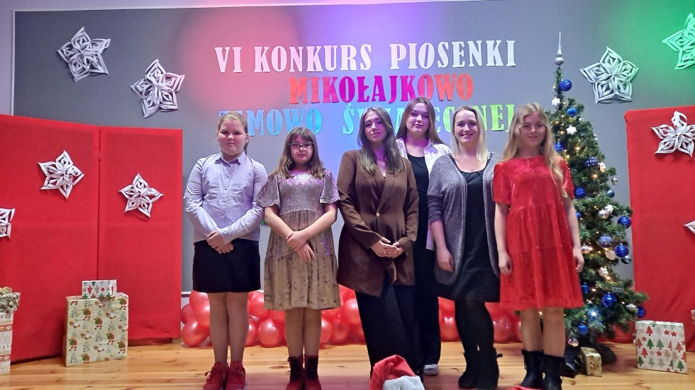 Gmina Stare Pole. Sukces Weroniki Drezner w konkursie piosenek świątecznych.