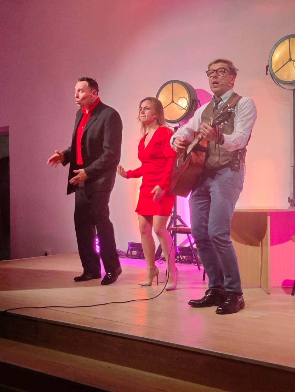 Miłoradz. Gminny Dzień Kobiet na wesoło z Kabaretem Super Show.