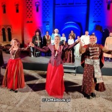 Opera Straszny Dwór w Sewilli. Wystąpili soliści, orkiestra i chór…