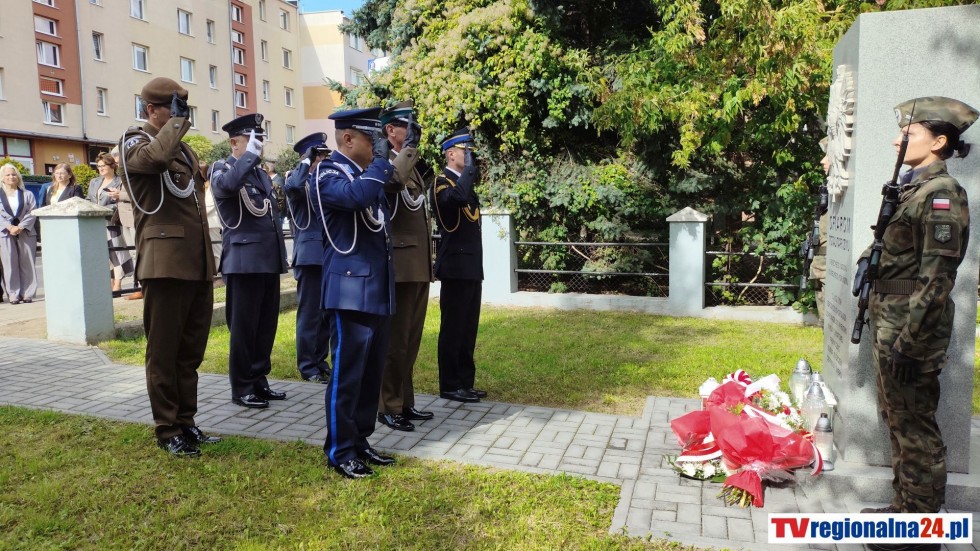 87. lat od sowieckiej agresji na Polskę. W Malborku oddano hołd ofiarom…