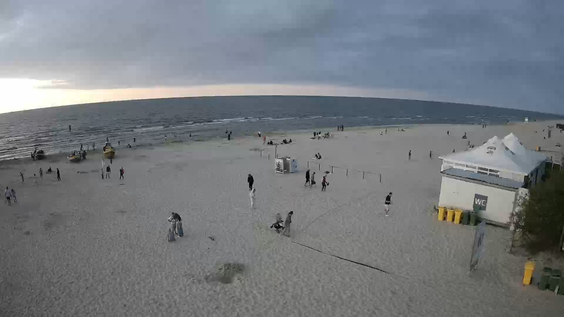Jantar plaża wschód. Kamera na żywo. 