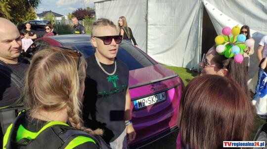 SKOLIM W KOŃCZEWICACH! 📸 Pozował do zdjęć i rozdawał autografy – zobacz, co działo się po koncercie!