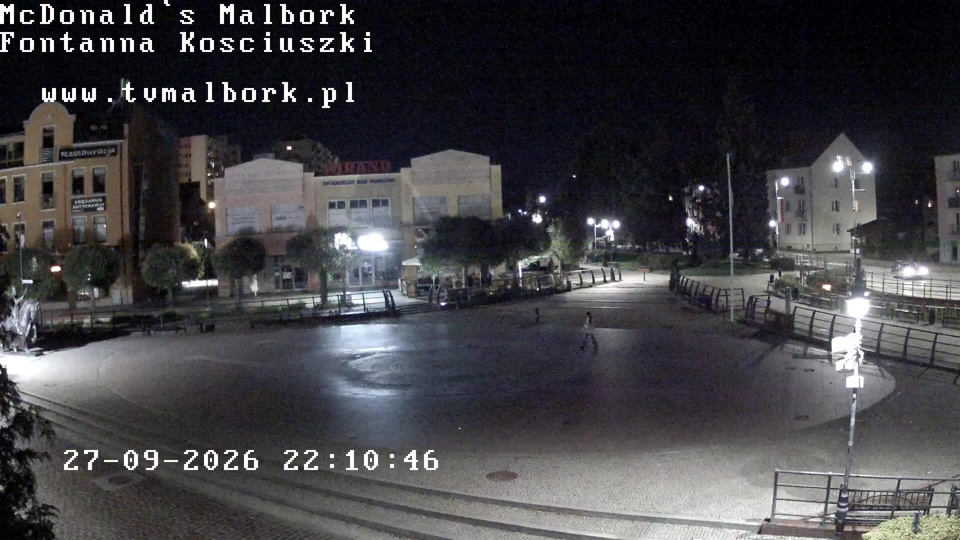 Podgląd: Plac miejski z fontanną i pomnikiem Króla Kazimierza Jagiellończyka w Malborku. Live z McDonald's