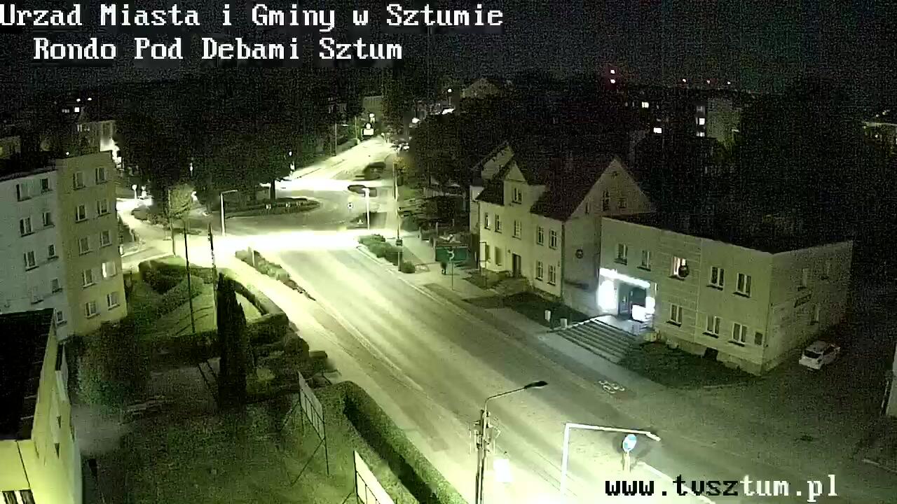 Podgląd: Rondo Pod Dębami - Widok z Urzędu Miasta i Gminy w Sztumie. Live Ulica Adama Mickiewicza, Mikołaja Reja i Henryka Sienkiewicza DK 55
